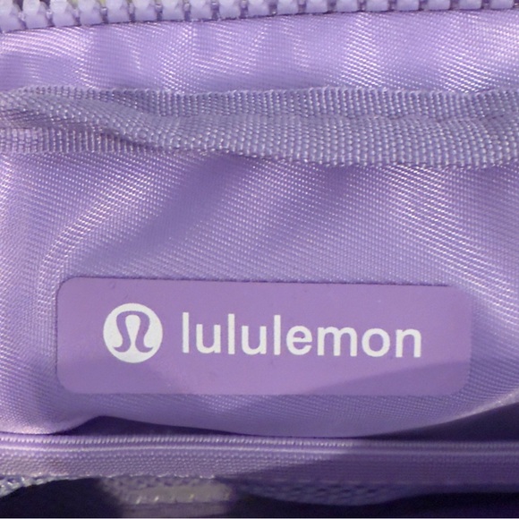 NWT Lululemon Everywhere Belt Bag 1L - Picture 3 of 4